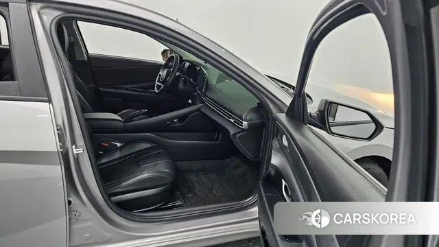 Hyundai Avante (CN7) 2021 Серебристо-серый из Кореи, фото 2