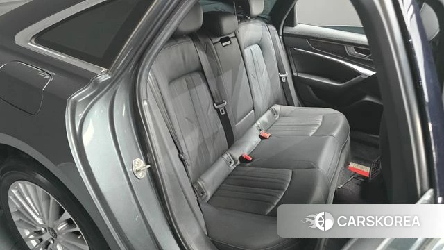 Audi A6 (C8) 2021 Серый из Кореи, фото 2