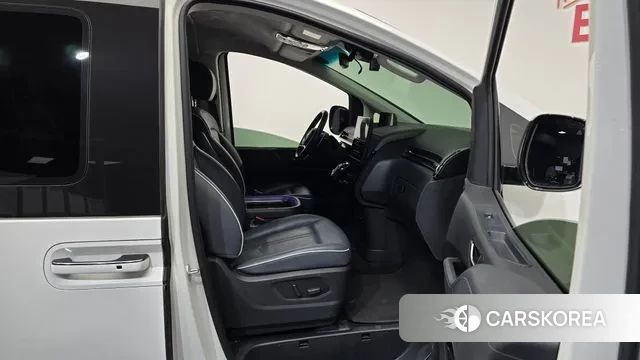 Hyundai Staria 2022 Белый из Кореи, фото 2