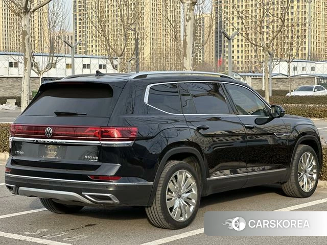 Volkswagen Tourang 2022 Черный из Китая, фото 2