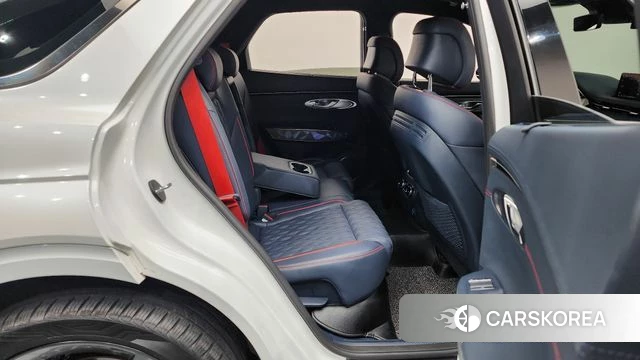 Genesis GV70 2023 Белый из Кореи, фото 2