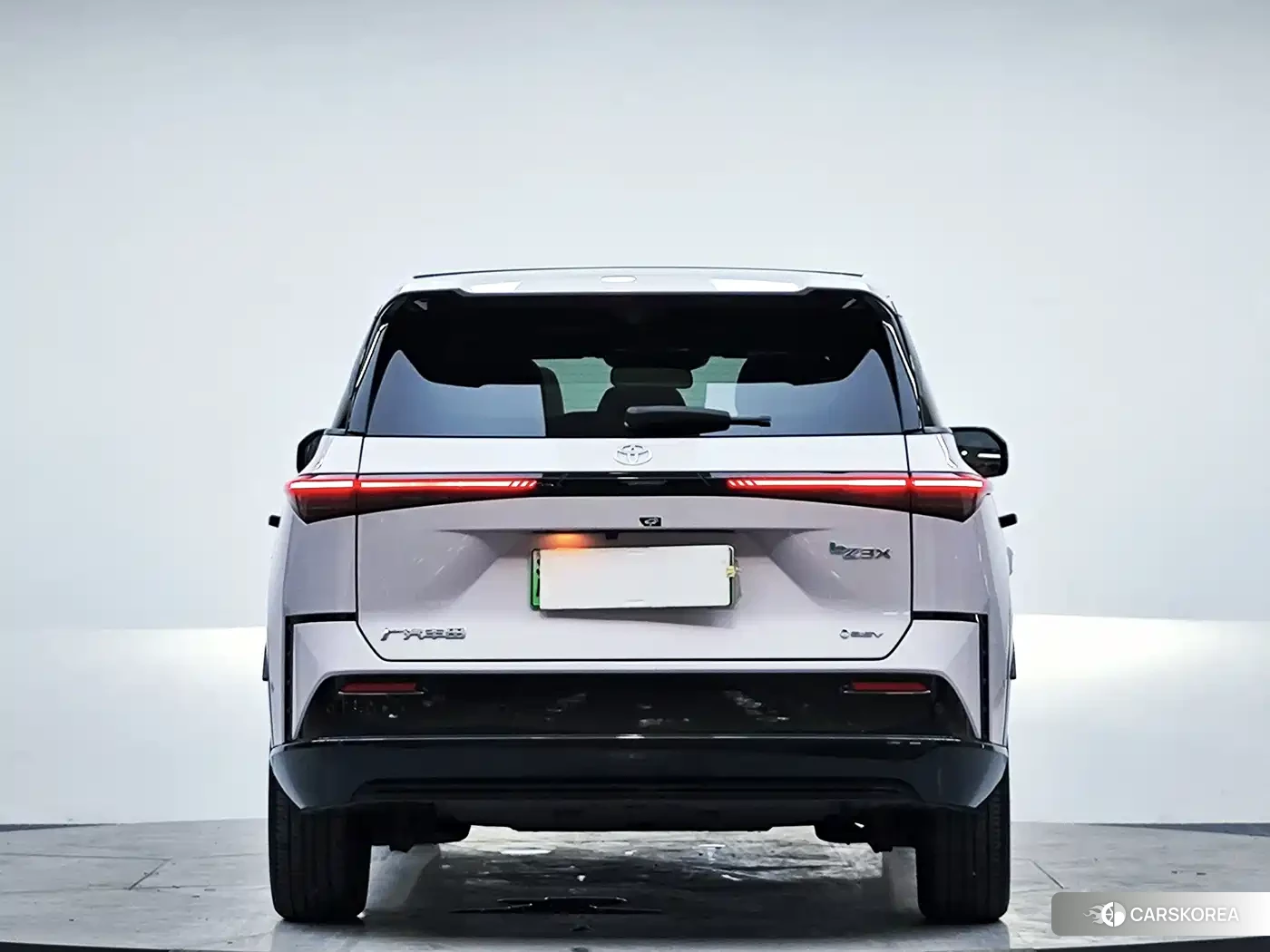 Toyota Platinum Wisdom 3X 2025 Белый из Китая, фото 2