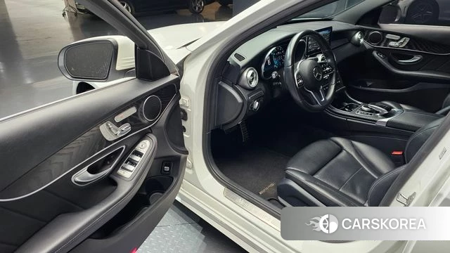 Mercedes-Benz C-Class W205 2019 Белый из Кореи, фото 2