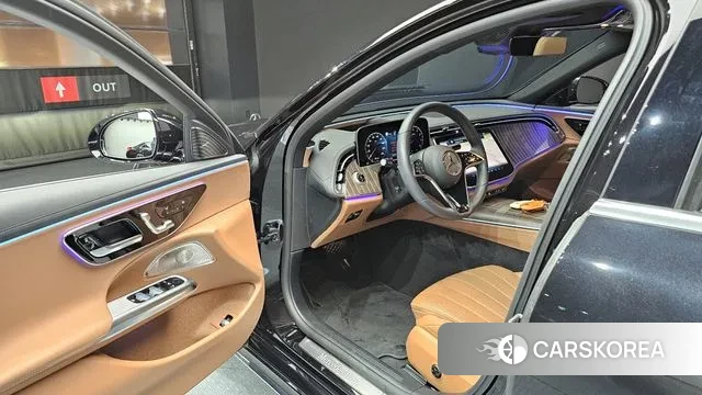 Mercedes-Benz E-Class W214 2024 Черный из Кореи, фото 2