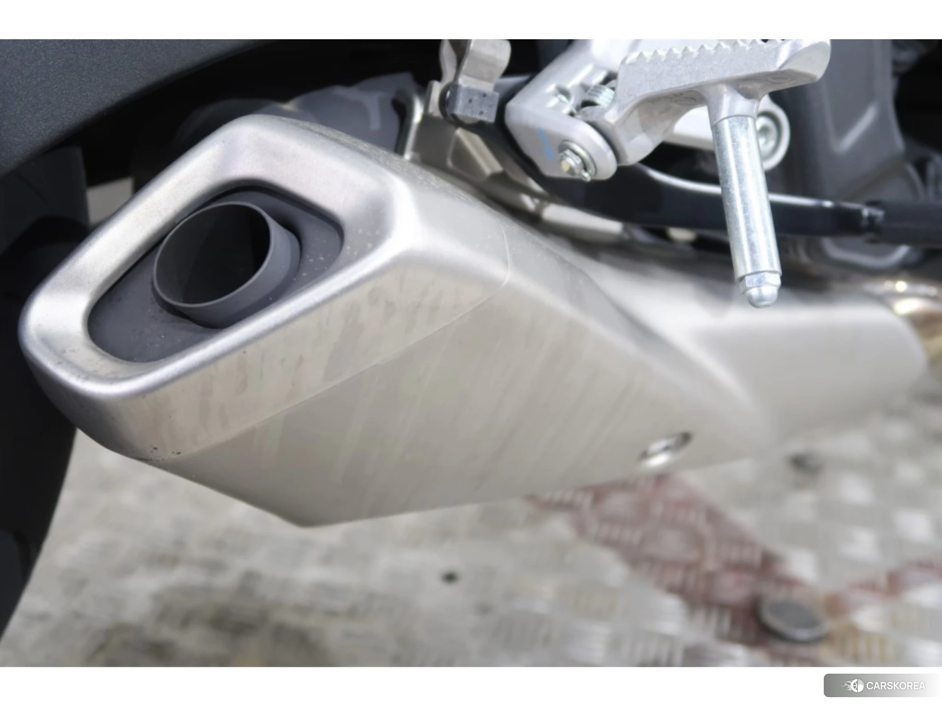 Проданный Honda CB650R E-CLUTCH id 3950440 из Японии, фото 4