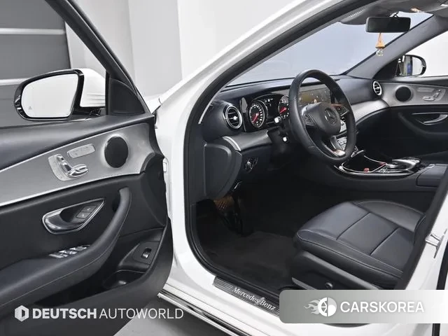 Mercedes-Benz E-Class W213 2018 Белый из Кореи, фото 2