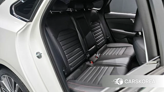 Kia The New K3 2nd generation 2024 Белый из Кореи, фото 2