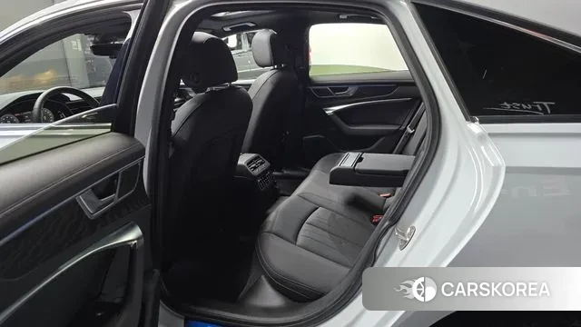 Audi A6 (C8) 2021 Белый из Кореи, фото 2