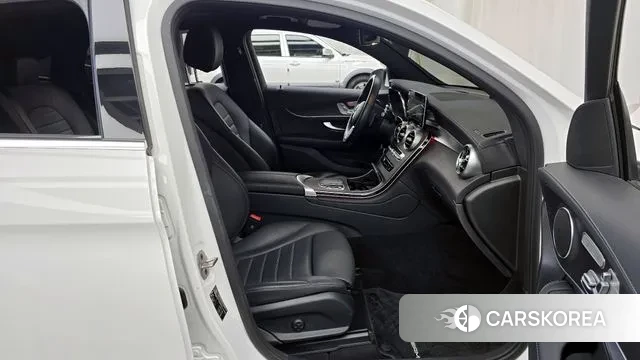 Mercedes-Benz GLC-Class X253 2023 Белый из Кореи, фото 2