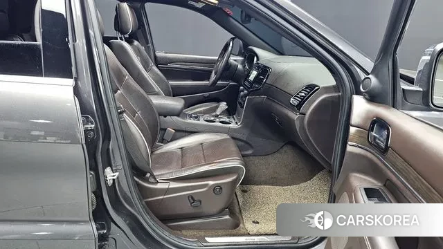 Jeep Grand Cherokee 2019 Серый из Кореи, фото 2