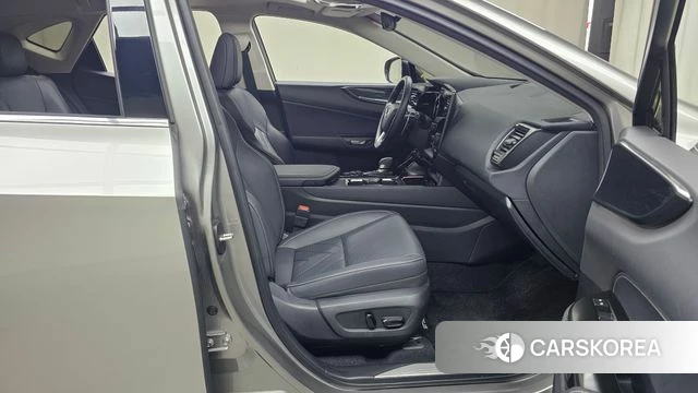 Lexus NX350h Second generation 2024 Серебристо-серый из Кореи, фото 2