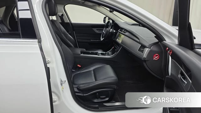 Jaguar XF (X260) 2018 Белый из Кореи, фото 2