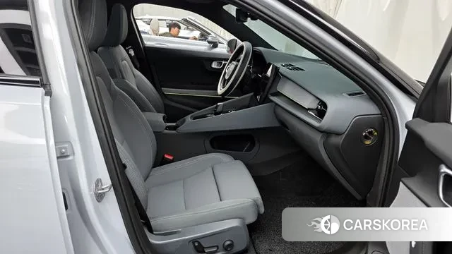 Polestar Polestar 2 2024 Светло-серебряный цвет из Кореи, фото 2