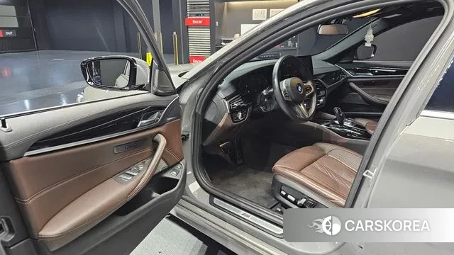 BMW 5 Series (G30) 2021 Серый из Кореи, фото 2