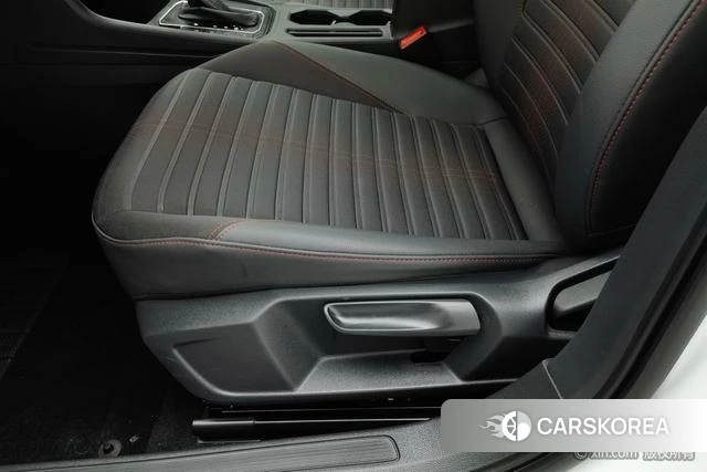 Volkswagen Lavida 2023 Белый из Китая, фото 2
