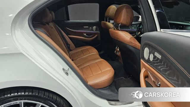 Mercedes-Benz E-Class W213 2021 Белый из Кореи, фото 2