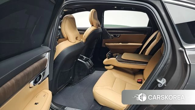 Volvo S90 2024 Серый из Кореи, фото 2