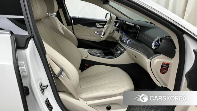 Mercedes-Benz CLS-Class C257 2023 Белый из Кореи, фото 2