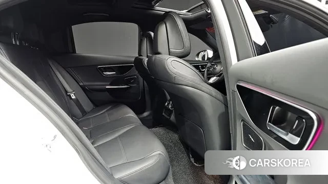 Mercedes-Benz C-Class W206 2024 Белый из Кореи, фото 2