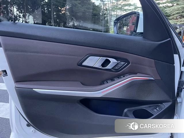 BMW 3 series 2021 Белый из Китая, фото 2