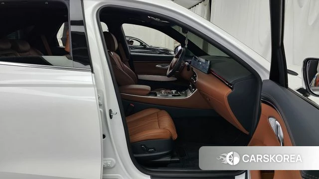 Genesis GV70 2024 Белый из Кореи, фото 2
