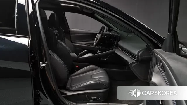 Hyundai The New Avante (CN7) 2024 Черный из Кореи, фото 2