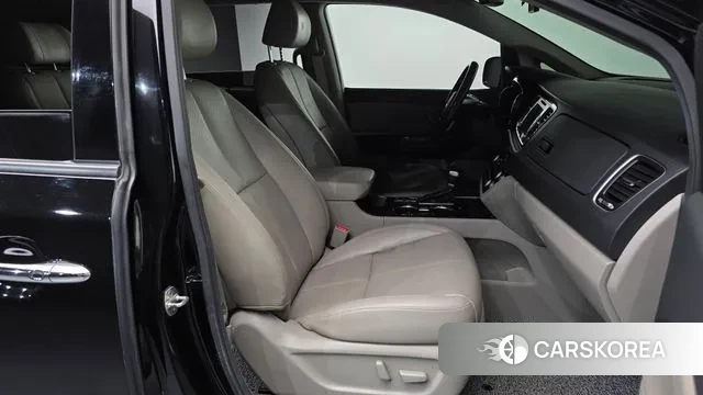 Kia The New Carnival 2018 Черный из Кореи, фото 2