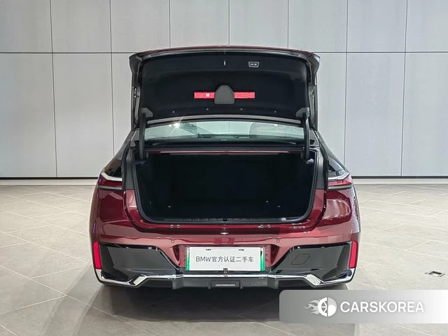 BMW i7 2025 Красный из Китая, фото 2