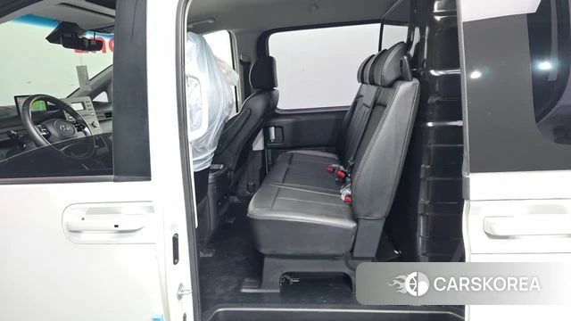 Hyundai Staria 2022 Белый из Кореи, фото 2