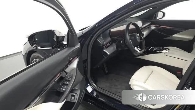 BMW i5 (G60) 2025 Синий из Кореи, фото 2