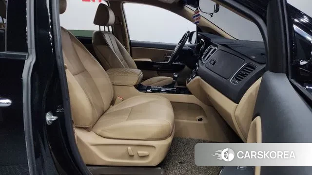 Kia The New Carnival 2019 Черный из Кореи, фото 2