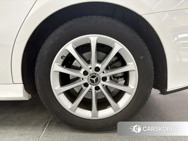 Mercedes-Benz Class A 2021 Белый из Китая, фото 2