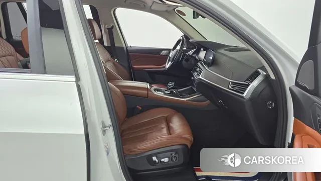 BMW X7 (G07) 2021 Белый из Кореи, фото 2