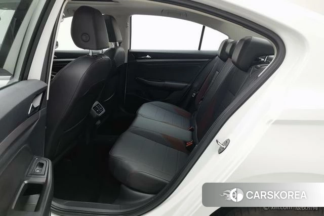 Volkswagen Bora 2022 Белый из Китая, фото 2