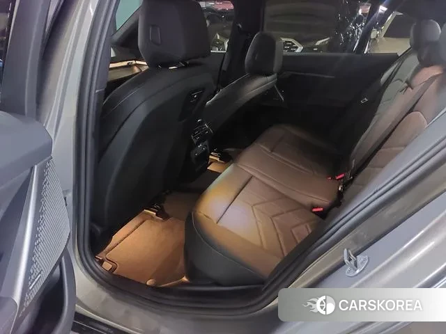 BMW 5 Series (G60) 2024 Серебристо-серый из Кореи, фото 2