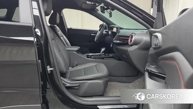 Chevrolet (GM Daewoo) Trax Crossover 2024 Черный из Кореи, фото 2