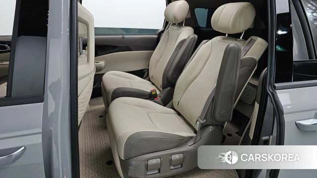Kia The New Carnival 4th Generation 2024 Серебристо-серый из Кореи, фото 2