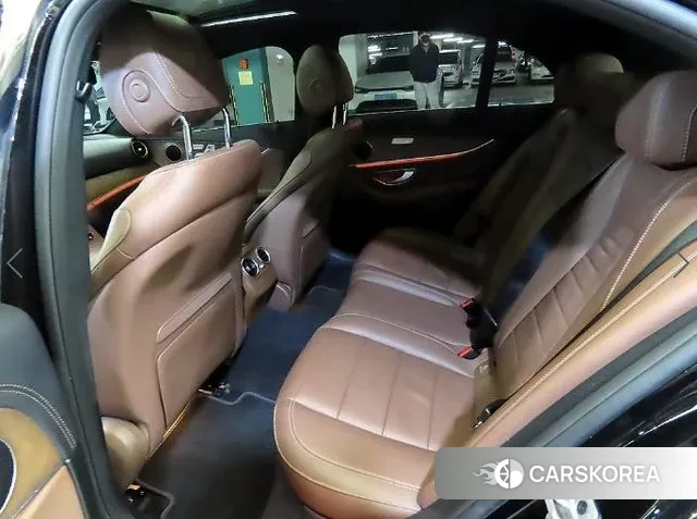 Mercedes-Benz E-Class W213 2021 Черный из Кореи, фото 2