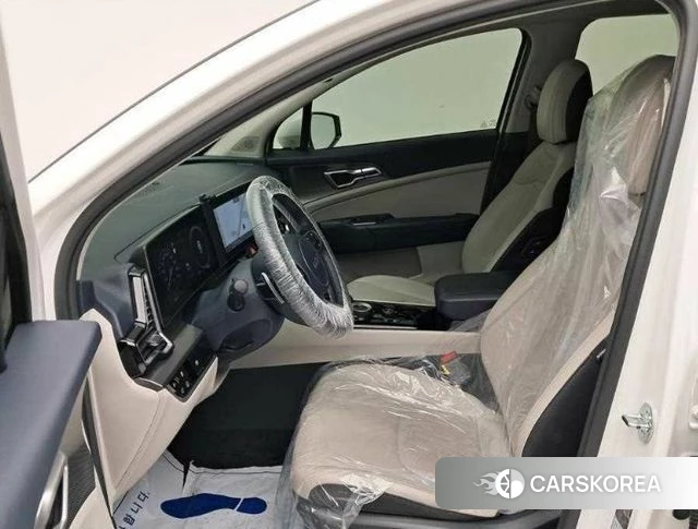 Kia Sportage 5th Generation Hybrid 2023 Белый из Кореи, фото 2