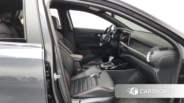 Kia The New K3 2nd generation 2023 Серый из Кореи, фото 2