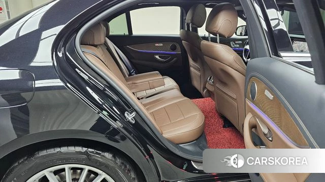 Mercedes-Benz E-Class W213 2021 Черный из Кореи, фото 2