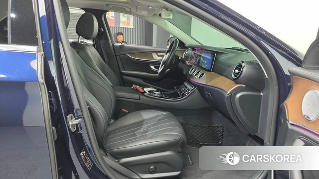 Mercedes-Benz E-Class W213 2020 Синий из Кореи, фото 2