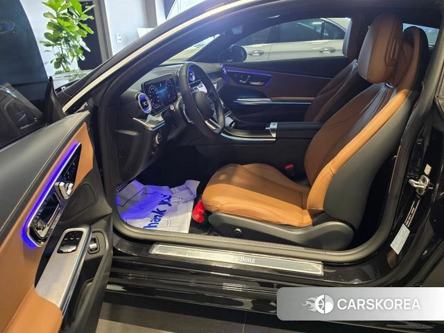 Mercedes-Benz CLE-Class C236 2025 Черный из Кореи, фото 2