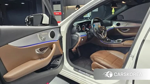 Mercedes-Benz E-Class W213 2020 Белый из Кореи, фото 2