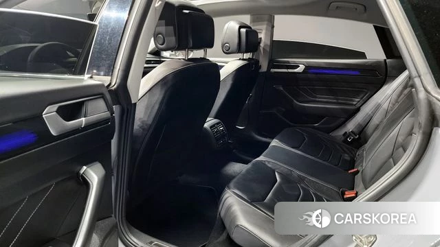 Volkswagen Arteon 2023 Серый из Кореи, фото 2