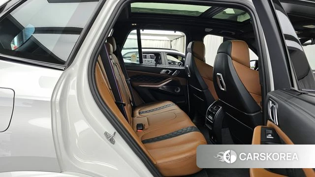 BMW X5M (G05) 2024 Белый из Кореи, фото 2