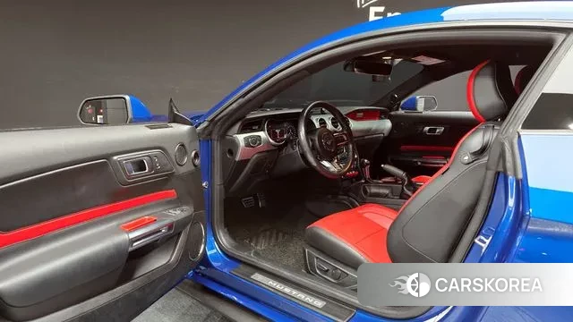 Ford Mustang 2022 Синий из Кореи, фото 2