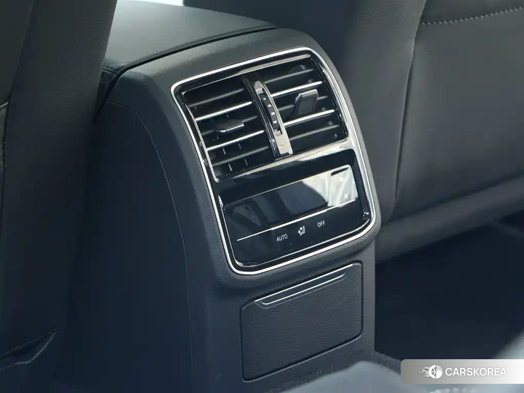 Volkswagen Magotan 2023 Черный из Китая, фото 2