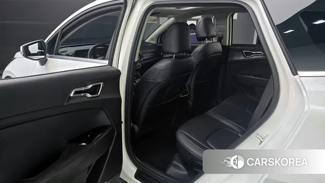 Kia Sportage 5th Generation 2023 Белый из Кореи, фото 2