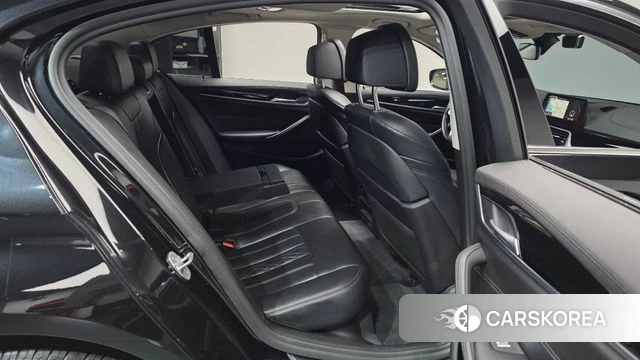 BMW 5 Series (G30) 2019 Черный из Кореи, фото 2